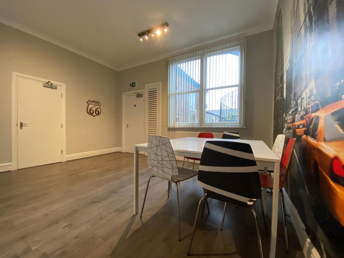 Spacious Victorian Studio Flat Apartment ดอนคาสเตอร์ ภายนอก รูปภาพ