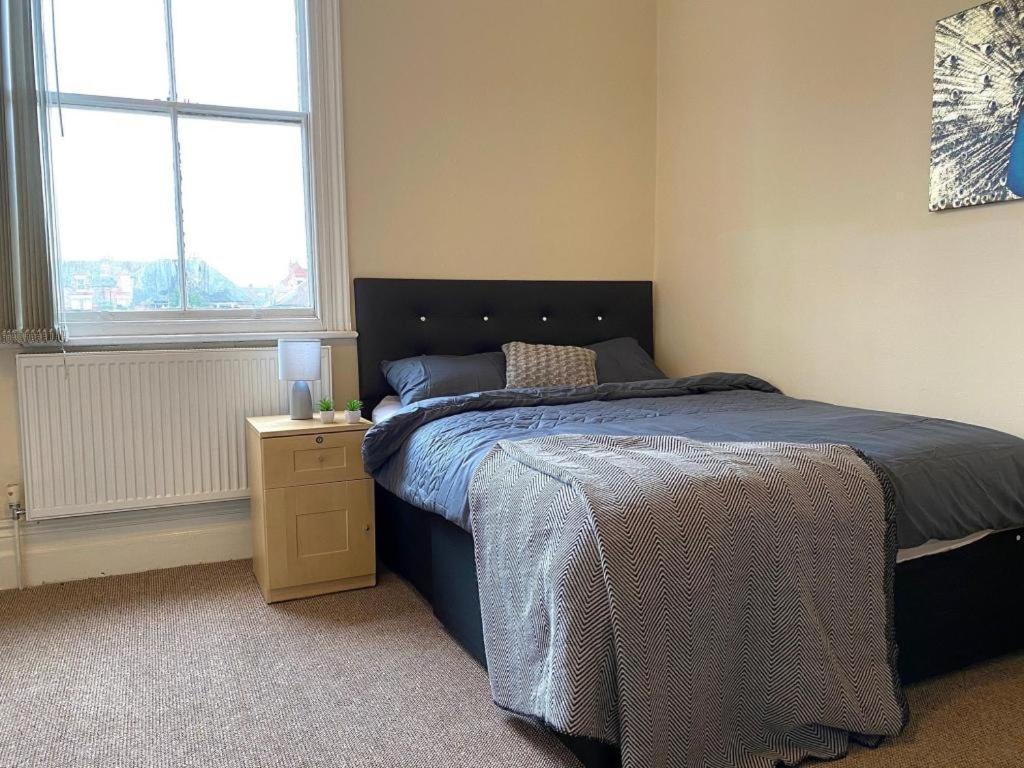 Spacious Victorian Studio Flat Apartment ดอนคาสเตอร์ ภายนอก รูปภาพ